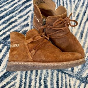 Born Tan Leather Footwear